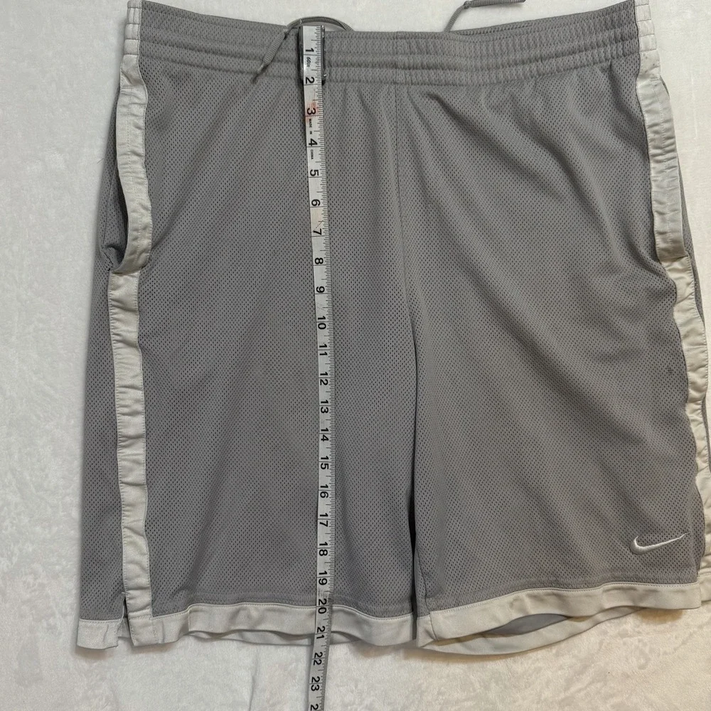 Vintage Nike Swoosh Basketball Shorts Mens M Medium Gray Mesh Baggy Y2K Boxing